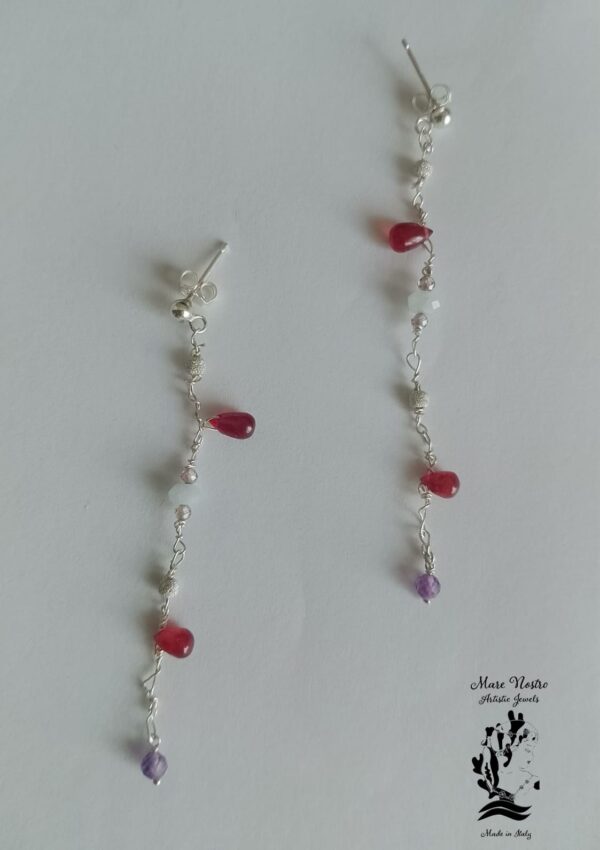 Orecchini pendenti in filo d’argento e pietre preziose 6cm / Silver wire and precious stone drop earrings 6cm